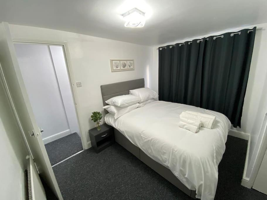 2 Bedroom Flat In Londres Exterior foto