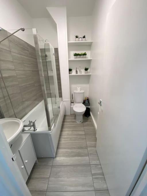 2 Bedroom Flat In Londres Exterior foto