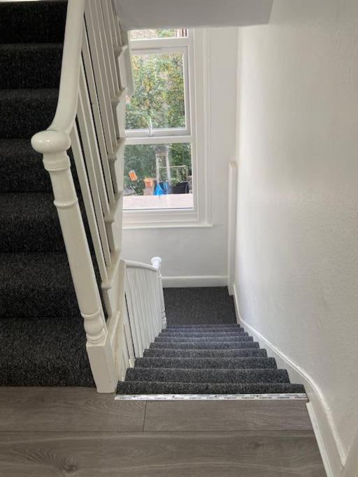 2 Bedroom Flat In Londres Exterior foto