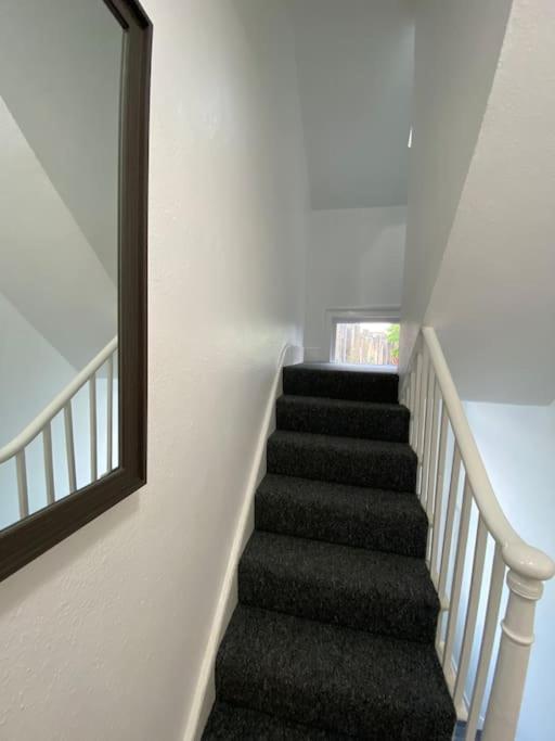2 Bedroom Flat In Londres Exterior foto